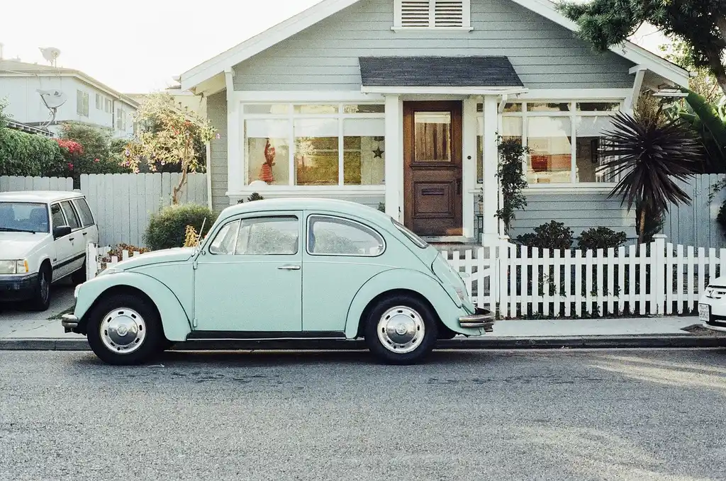 How to compare auction house fees